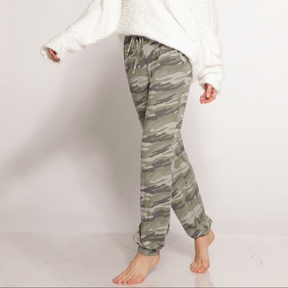 1 LEFT‼️5🌟Loungin’ Camo Joggers-Olive - Picture 2 of 7